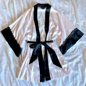 Victoria’s Secret Fashion Show 2014 Classic Striped Robe